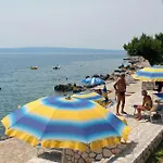 With Parking Space - 24527 Novi Vinodolski