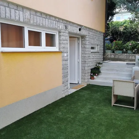 With Parking Space - 24527 Novi Vinodolski