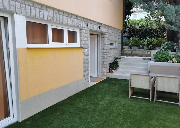 With Parking Space - 24527 Novi Vinodolski